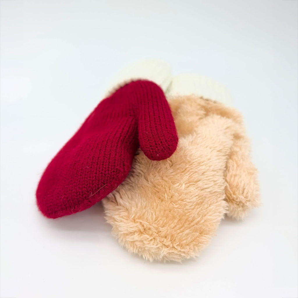 Knitted mittens with soft lining "Santa"