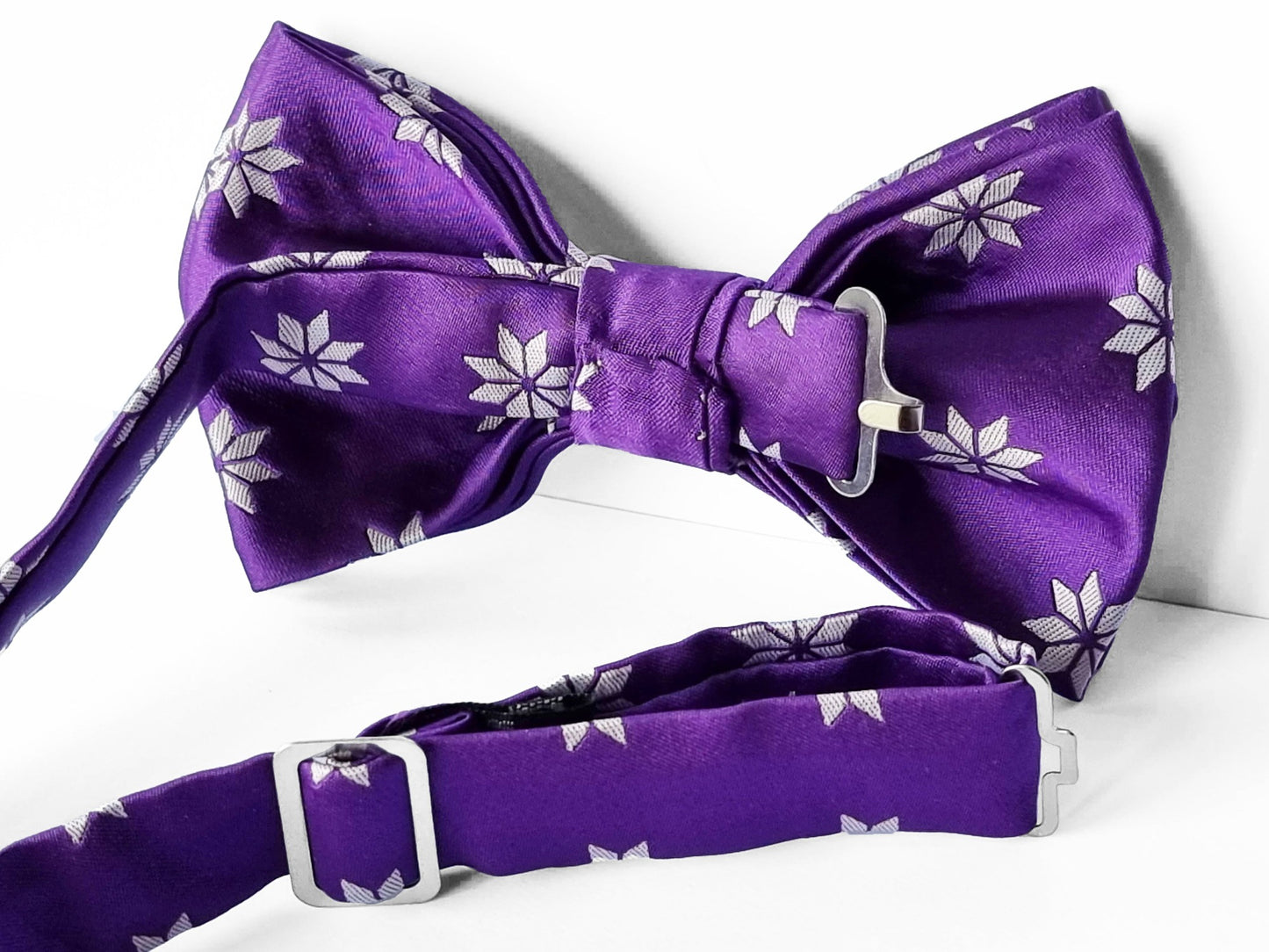 Noeud Papillon de Noël "Violet avec des flocons de neige"