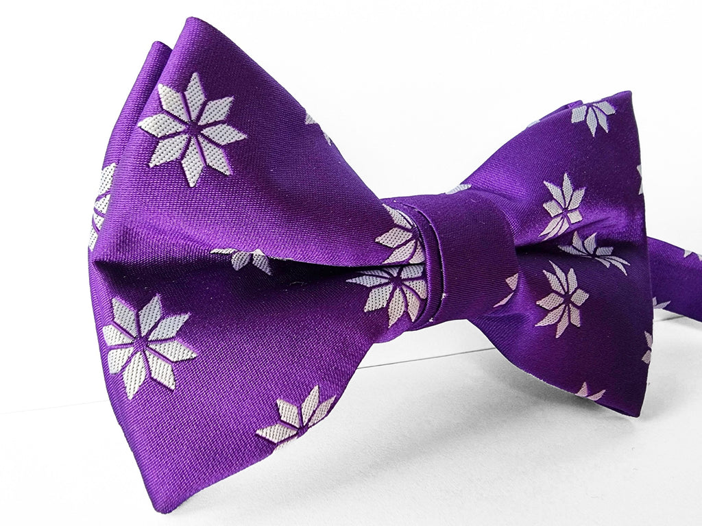 Christmas bowtie "Purple with snowflakes"