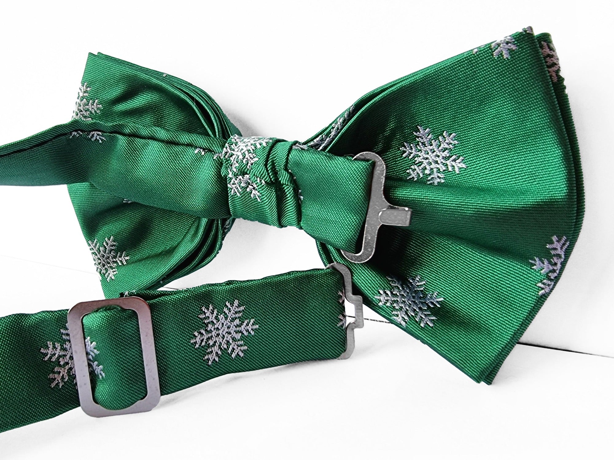 Christmas Bowtie "Snowflakes"