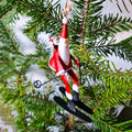 Papa Noël fait du ski