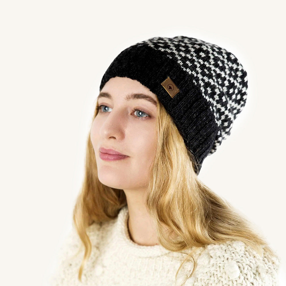 Bonnet "Tinka" en Laine d'Agneau noir