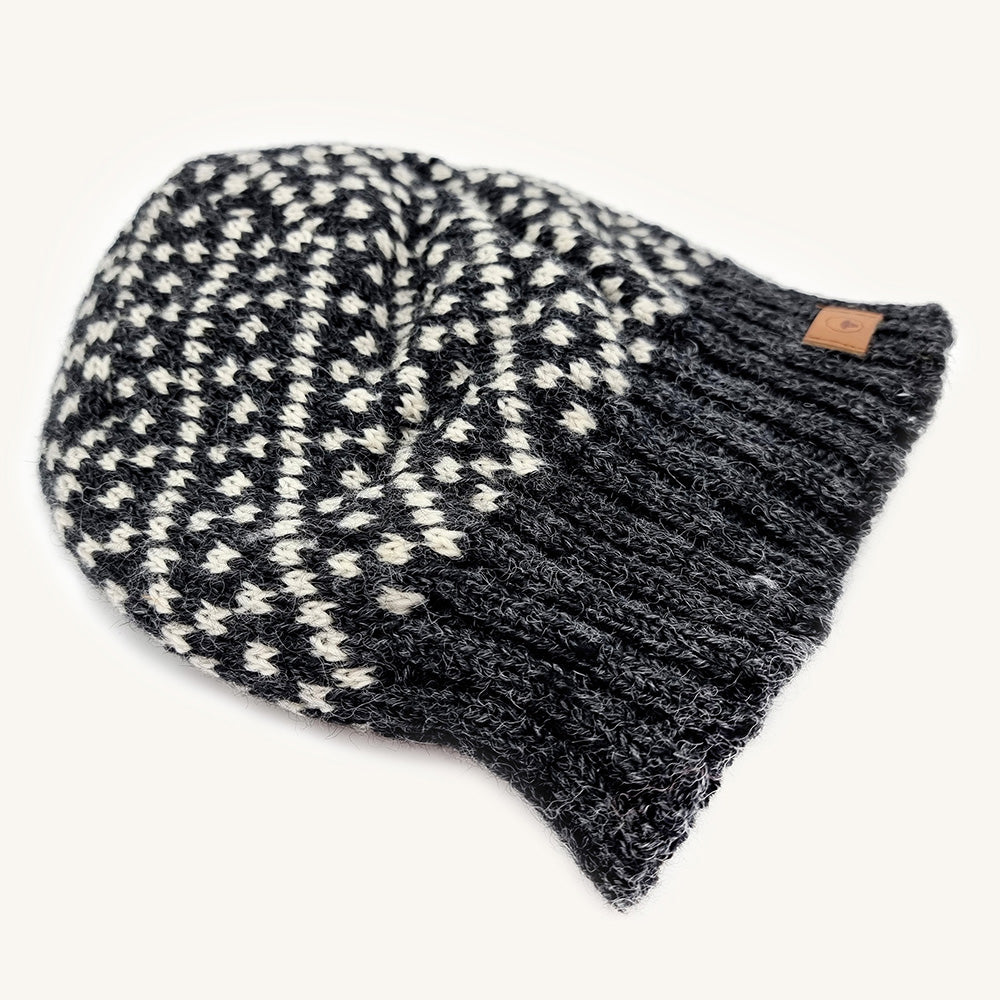 Bonnet "Tinka" en Laine d'Agneau noir